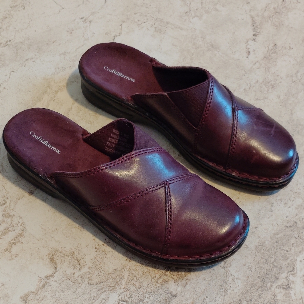 Croft & Barrow Burgundy Leather Clogs